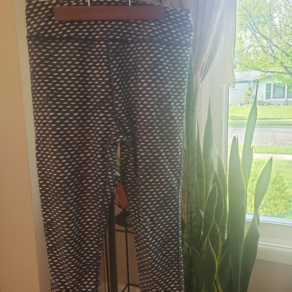 Under Armor mid-level yoga/workout pants